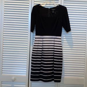 Whitehouse Black Market Size 2 tags black & cream striped Beautiful comfy